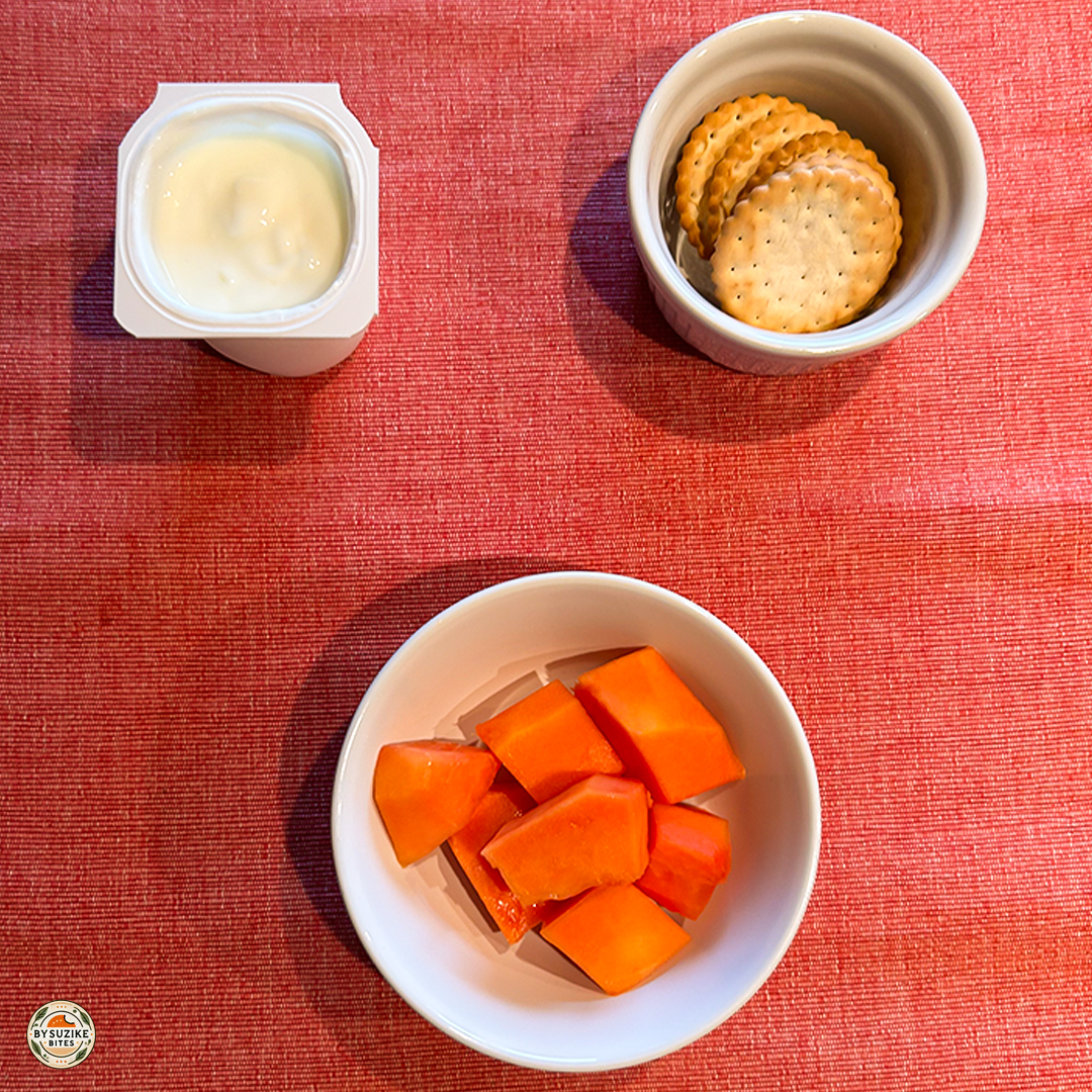 Light & Healthy Snack with Papaya, Yogurt & Crackers