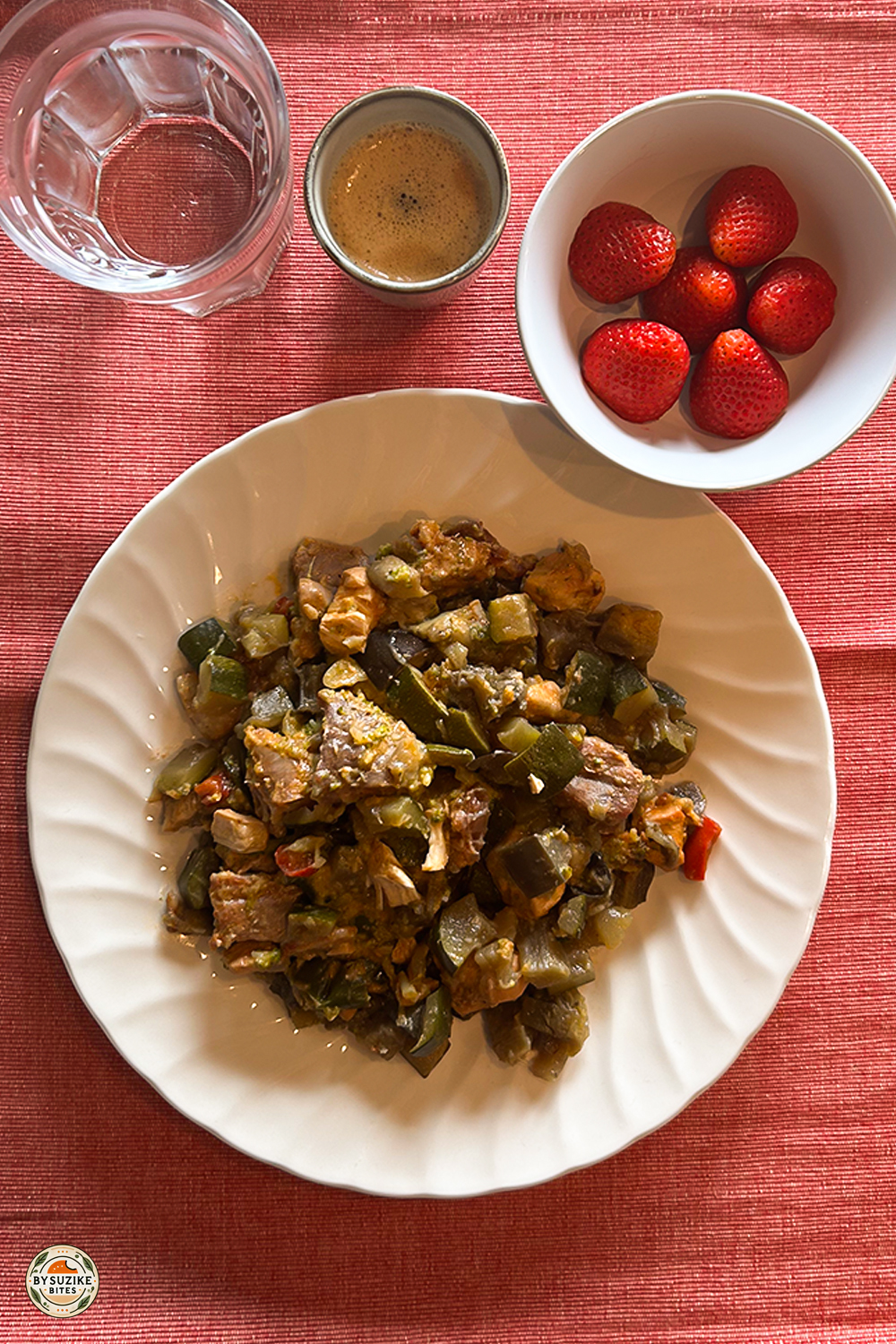 Low carb lunch and dinner with turkey, zucchini, eggplant and strawberries