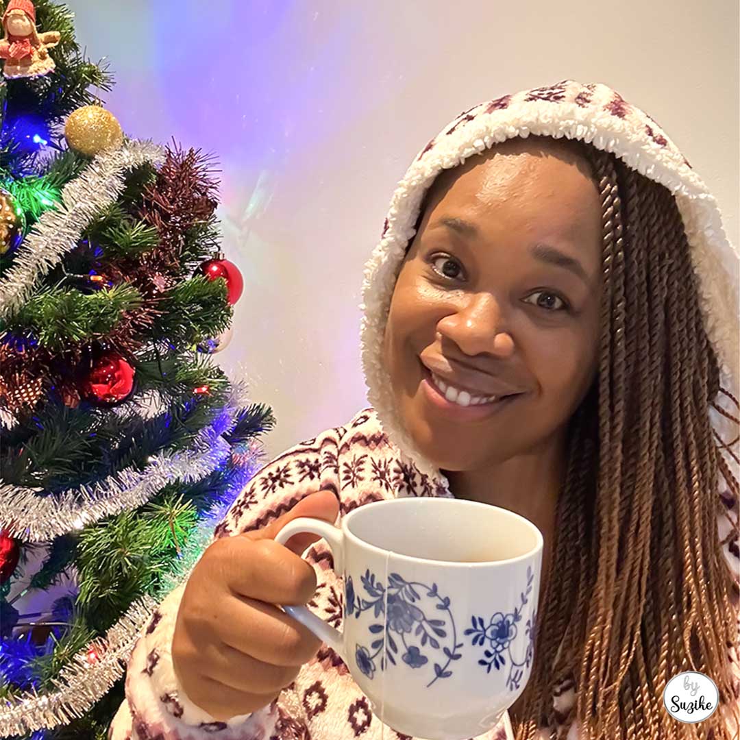 Calm Christmas me time moment at home, focused on presence, appreciation and meaningful connections during the holidays.