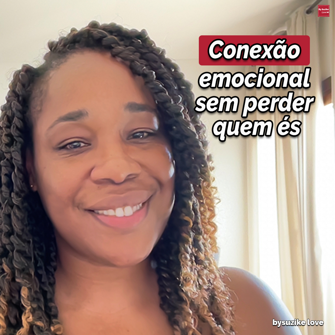 Suzike a sorrir numa foto iluminada por luz natural, ilustrando o tema conexão emocional com um homem sem perder a própria identidade.