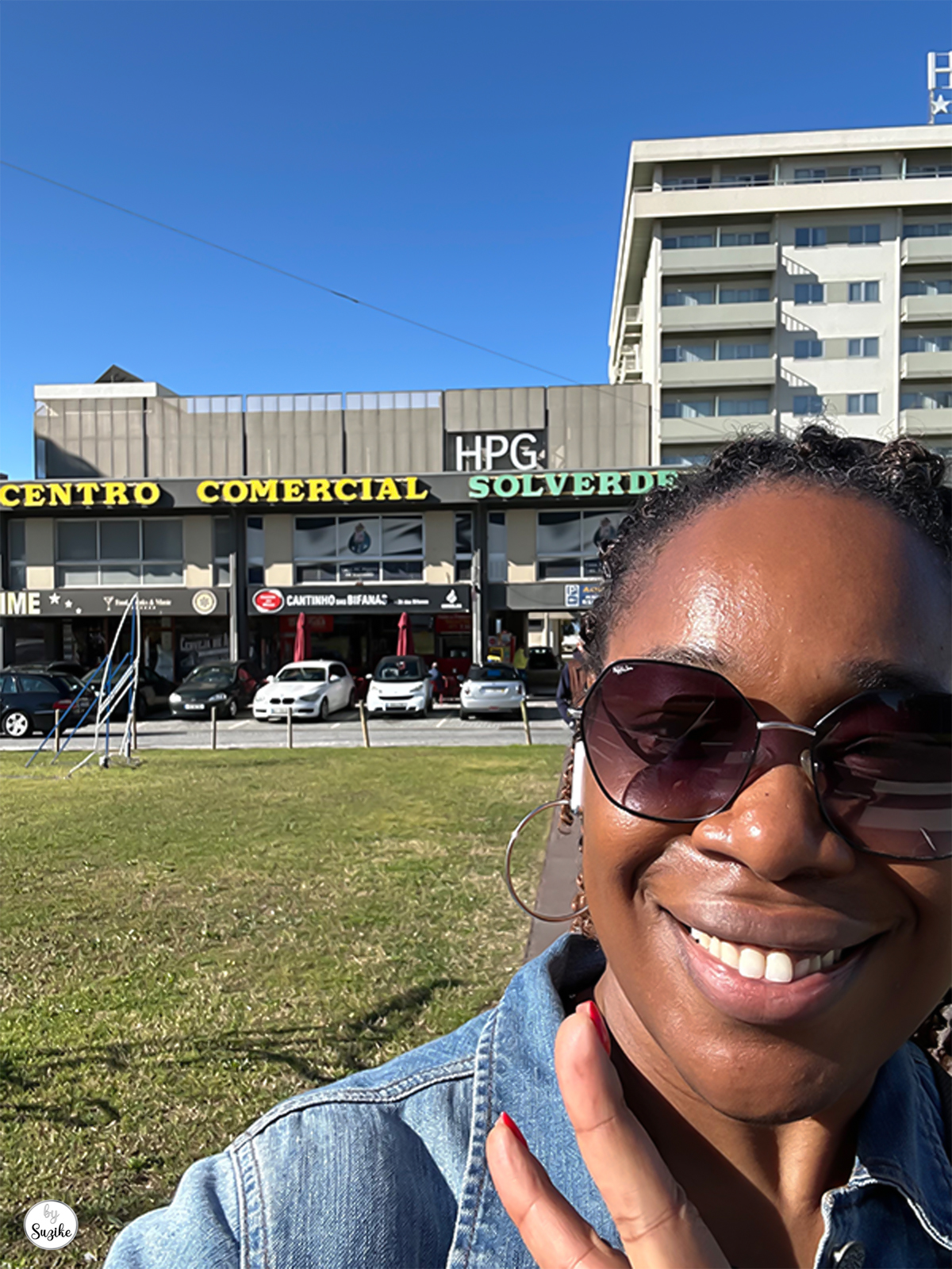 Sunny pedestrian area during my Espinho city walk.