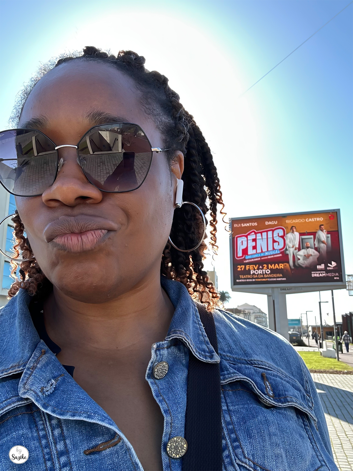 Selfie taken during my Espinho city walk with clear blue sky.