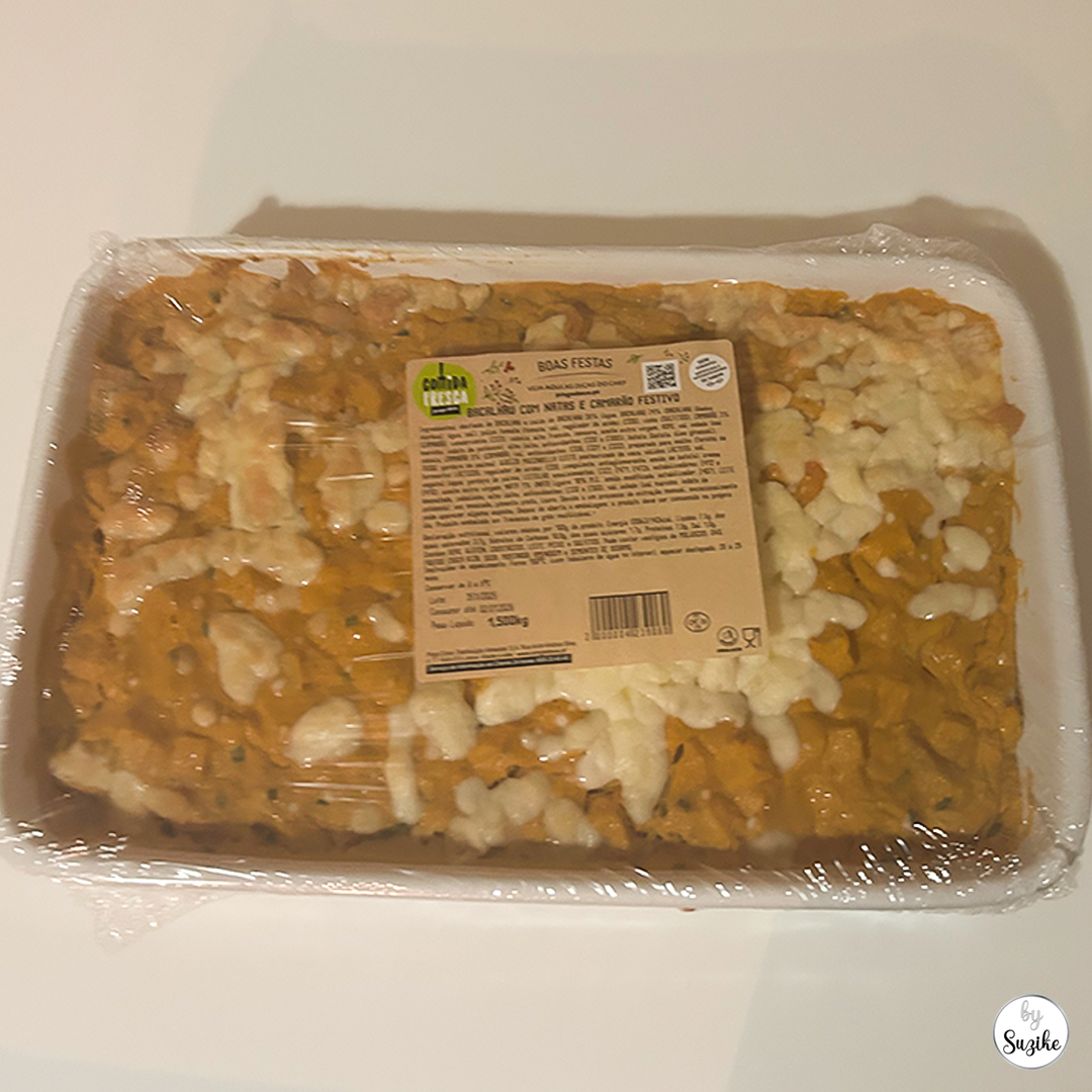 Pingo Doce Christmas dinner review Portugal, bacalhau com natas tray delivered and still packaged.