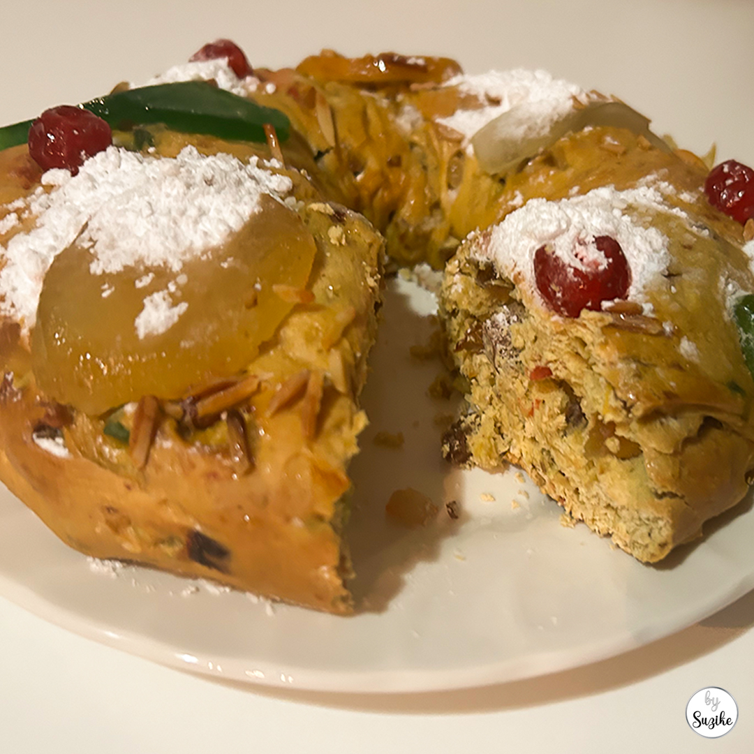 Pingo Doce Christmas dinner review Portugal, bolo rei cut open showing the inside texture.