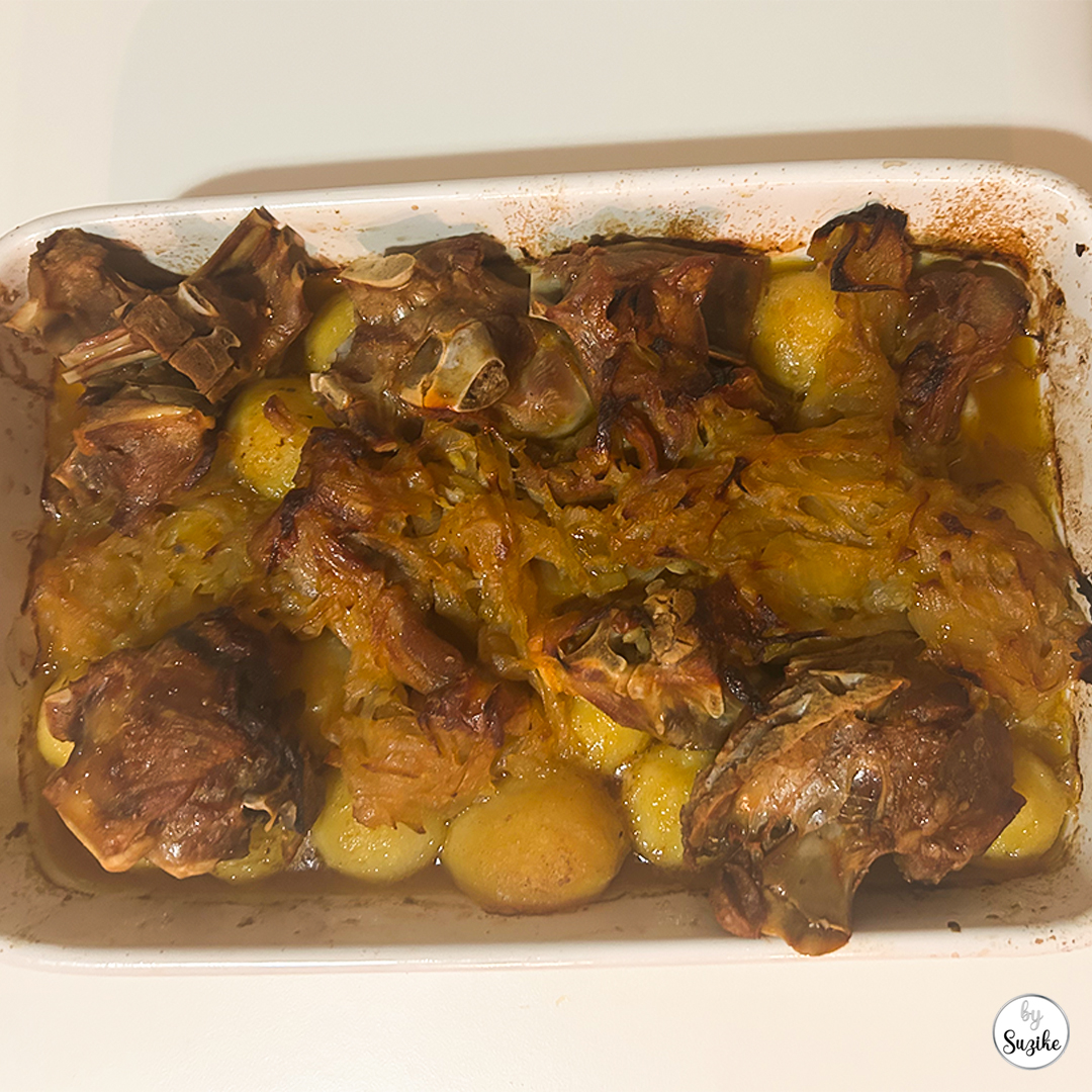 Pingo Doce Christmas dinner review Portugal, cabrito assado with potatoes in oven ready tray.