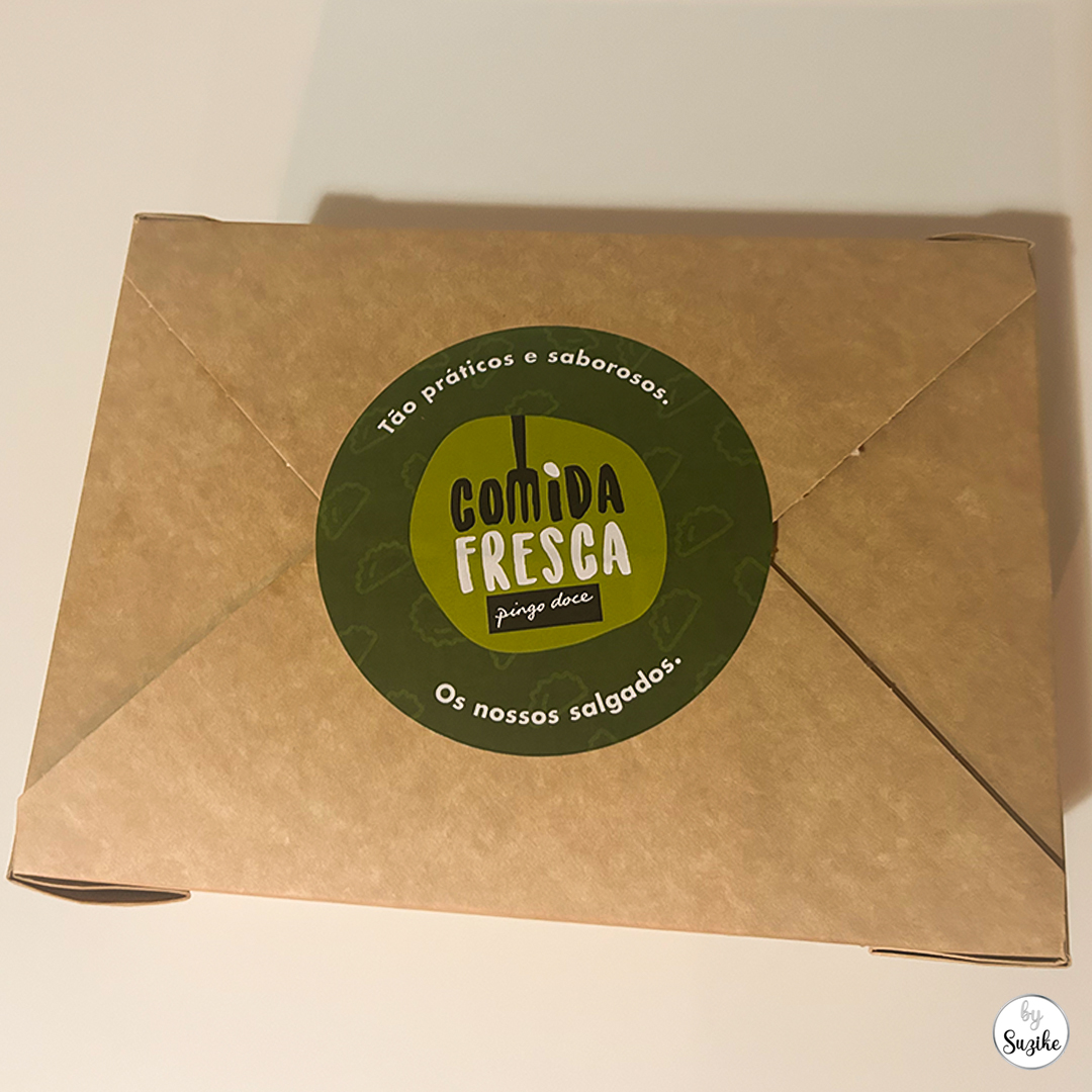 Pingo Doce Christmas dinner review Portugal, takeaway box with Comida Fresca label for Christmas order.