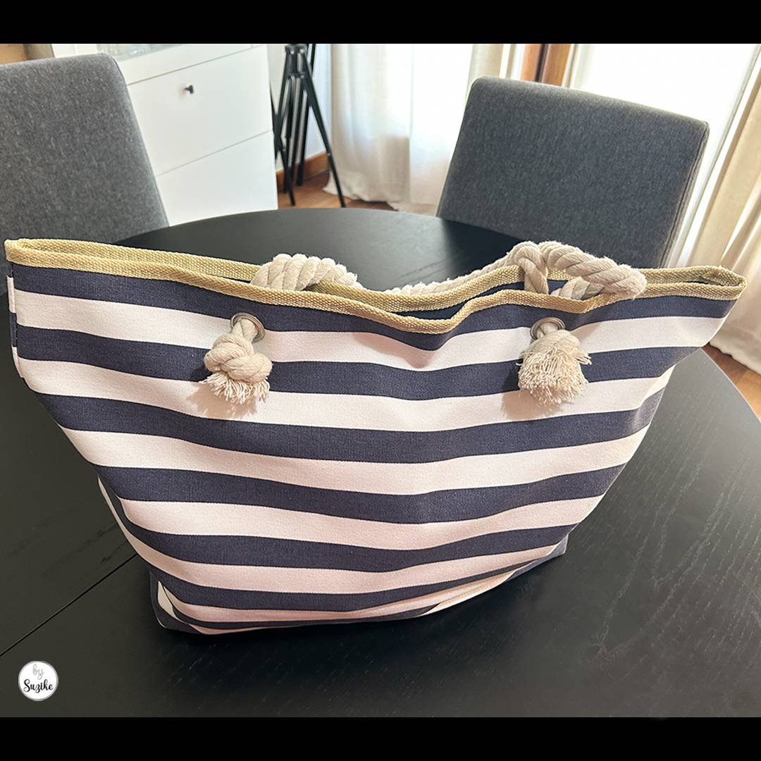 Beach Bag Beach Bag: Beach outfit with summer hat