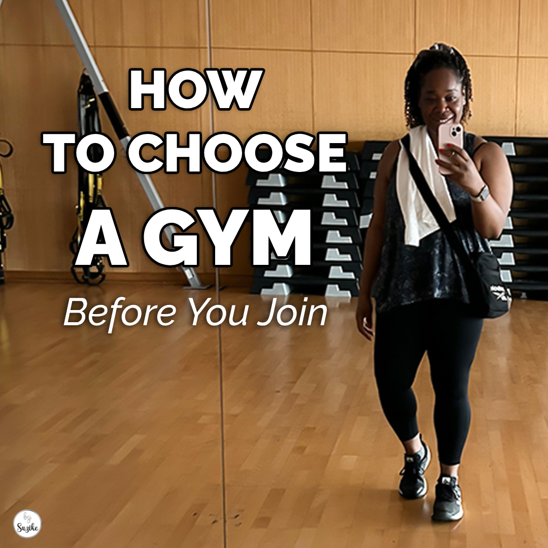 Choosing a gym in Greater Lisbon, By Suzike sitting on a mat with resistance bands